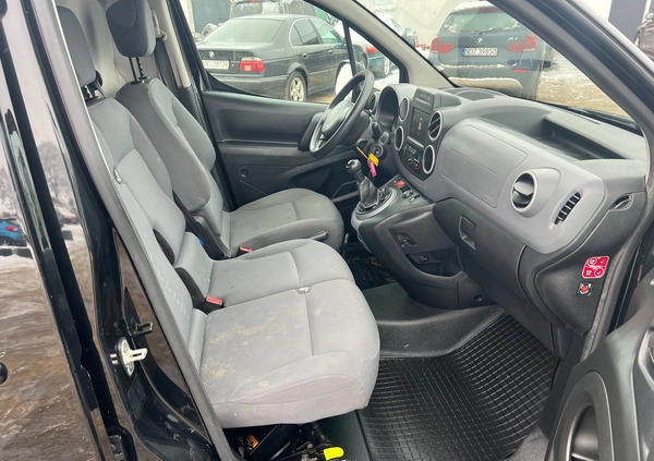 Citroen Berlingo cena 39999 przebieg: 111000, rok produkcji 2016 z Śrem małe 106